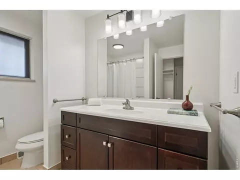 Bath - 210 Manhattan Dr, Boulder, CO 80303 photo 2 of 3