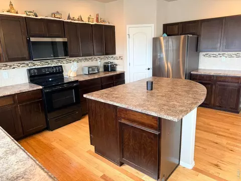 Kitchen - 1525 Wavecrest Dr, Windsor, CO 80550 photo 3 of 5