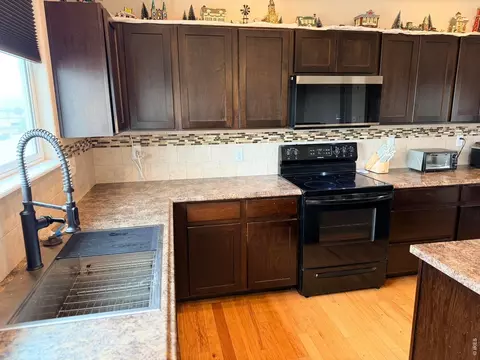 Kitchen - 1525 Wavecrest Dr, Windsor, CO 80550 photo 2 of 5
