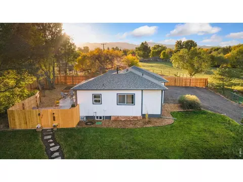 437 Clover Ln, Fort Collins, CO 80521