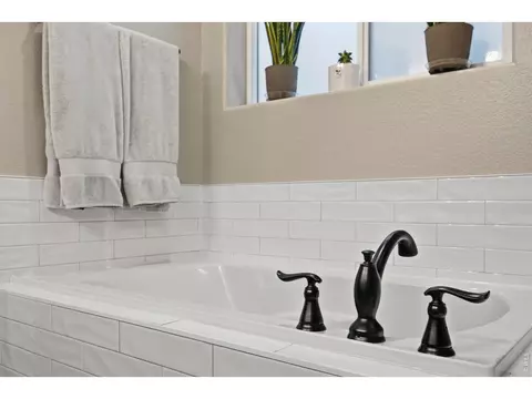 Bath - 1827 Castle Hill Dr, Windsor, CO 80550 photo 3 of 4