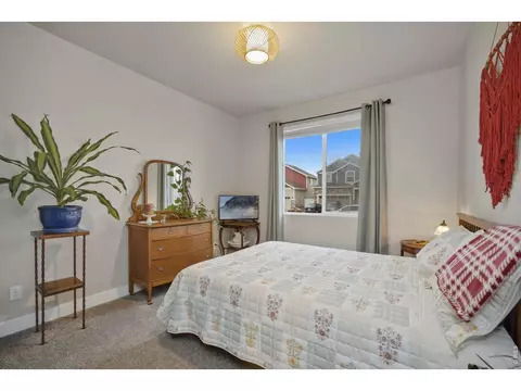 Bedroom - 1827 Castle Hill Dr, Windsor, CO 80550 photo 4 of 5