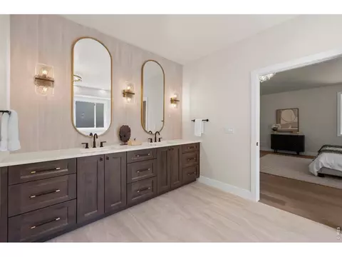Bath - 5302 Pinehurst Dr, Boulder, CO 80301 photo 1 of 9
