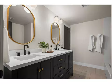 Bath - 5302 Pinehurst Dr, Boulder, CO 80301 photo 8 of 9