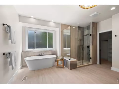 Bath - 5302 Pinehurst Dr, Boulder, CO 80301 photo 3 of 9