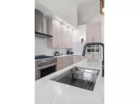 Kitchen - 5302 Pinehurst Dr, Boulder, CO 80301 photo 7 of 7