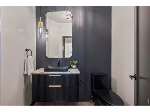 Bath - 5302 Pinehurst Dr, Boulder, CO 80301 photo 6 of 9