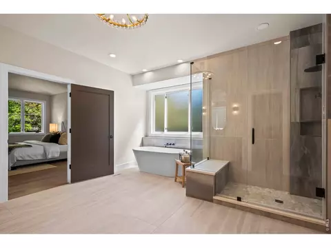 Bath - 5302 Pinehurst Dr, Boulder, CO 80301 photo 5 of 9