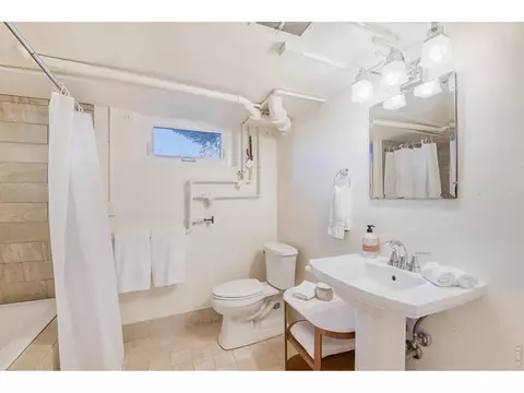 Bath - 3086 11th St, Boulder, CO 80304 photo 2 of 3