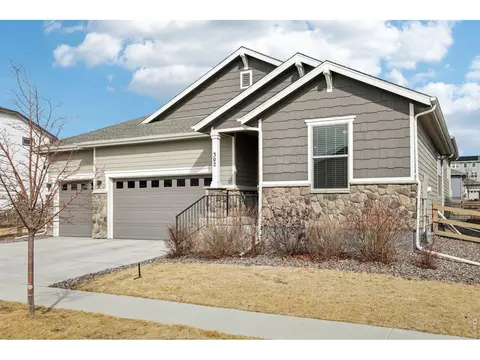 302 Mount Rainier St, Berthoud, CO 80513 photo 4
