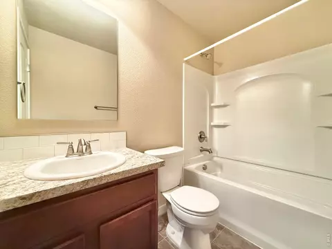 Bath - 640 Cimarron Trl, Ault, CO 80610 photo 3 of 3