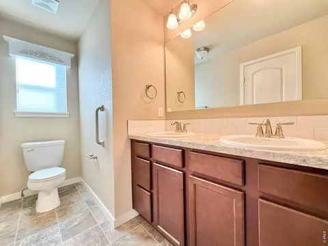 Bath - 640 Cimarron Trl, Ault, CO 80610 photo 1 of 3