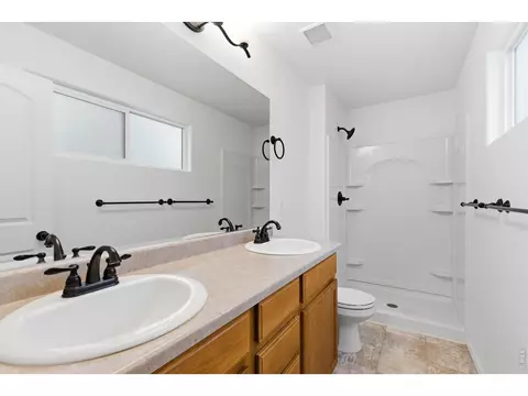 Bath - 1070 Mt Oxford Ave, Severance, CO 80550 photo 1 of 2