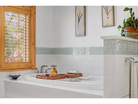 Bath - 3135 11th St, Boulder, CO 80304 photo 2 of 6