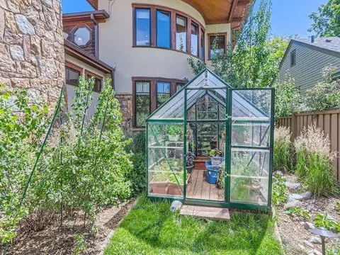 Exterior - 3135 11th St, Boulder, CO 80304 photo 5 of 6