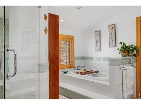 Bath - 3135 11th St, Boulder, CO 80304 photo 4 of 6