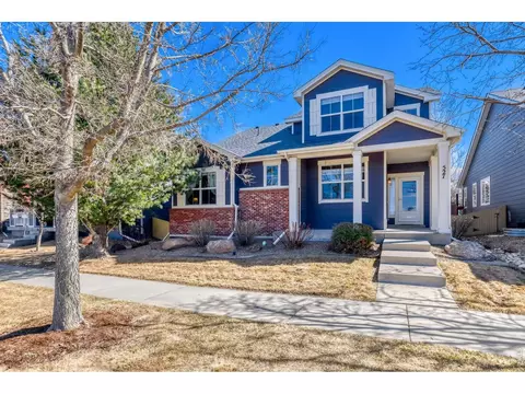 527 Deerwood Dr, Longmont, CO 80504