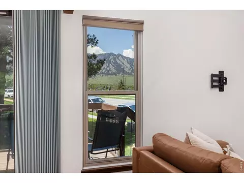 Living - 4100 Greenbriar Blvd, Boulder, CO 80305 photo 3 of 3