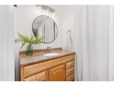 Bath - 4100 Greenbriar Blvd, Boulder, CO 80305 photo 2 of 4