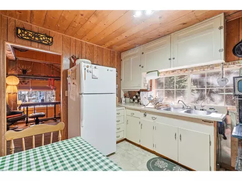 Kitchen - 2476 Riverside Dr, Lyons, CO 80540 photo 2 of 2