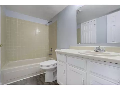Bath - 16001 E Alaska Pl #1, Aurora, CO 80017 photo 1 of 2