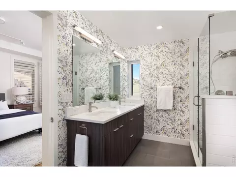 Bath - 650 Terrace Ave #E, Boulder, CO 80304 photo 1 of 2