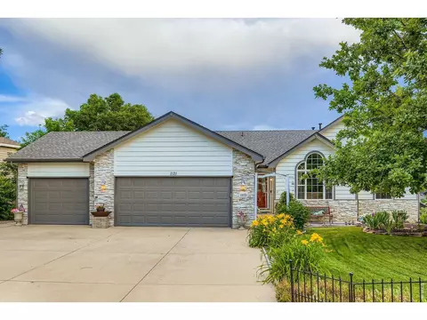 1121 Country Acres Ct, Johnstown, CO 80534