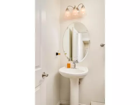 Bath - 5057 5th St, Boulder, CO 80304 photo 1 of 10