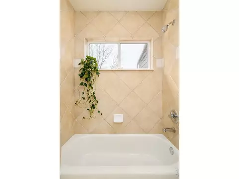Bath - 5057 5th St, Boulder, CO 80304 photo 3 of 10
