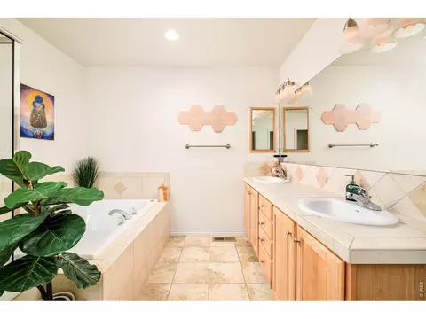 Bath - 5057 5th St, Boulder, CO 80304 photo 4 of 10