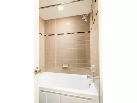 Bath - 4555 13th St #2A, Boulder, CO 80304 photo 5 of 5