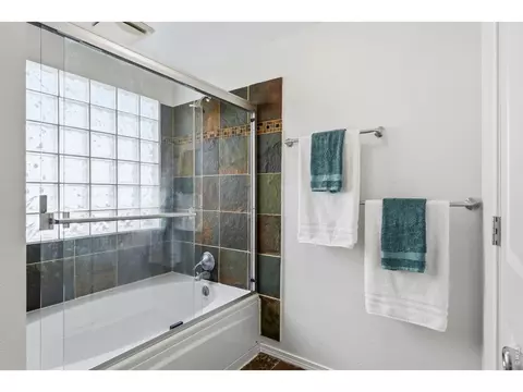 Bath - 3865 Campo Ct, Boulder, CO 80301 photo 2 of 4