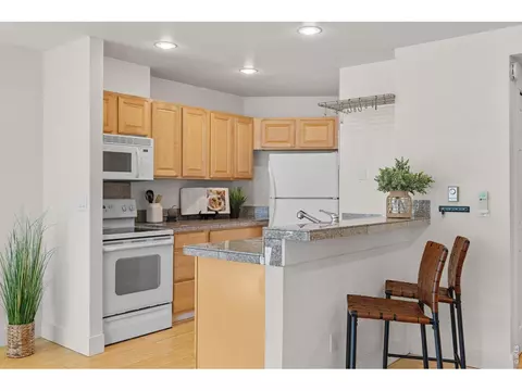 Kitchen - 827 Maxwell Ave #E, Boulder, CO 80304 photo 3 of 7