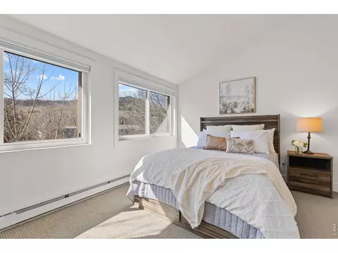 Bedroom - 827 Maxwell Ave #E, Boulder, CO 80304 photo 3 of 8