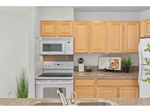 Kitchen - 827 Maxwell Ave #E, Boulder, CO 80304 photo 6 of 7