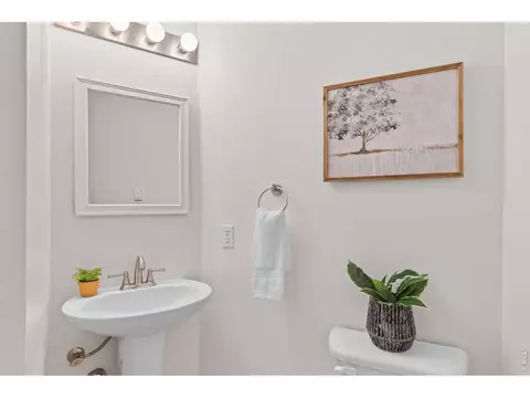 Bath - 827 Maxwell Ave #E, Boulder, CO 80304 photo 1 of 3