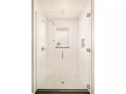 Bath - 3150 18th St, Boulder, CO 80304 photo 3 of 9