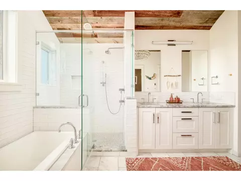 Bath - 3150 18th St, Boulder, CO 80304 photo 5 of 9