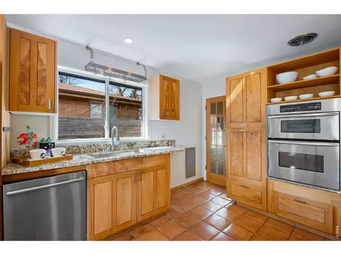 Kitchen - 375 S 40th St, Boulder, CO 80305 photo 7 of 8