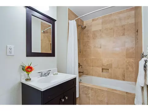 Bath - 375 S 40th St, Boulder, CO 80305 photo 2 of 5