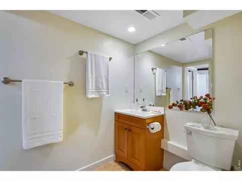 Bath - 375 S 40th St, Boulder, CO 80305 photo 4 of 5