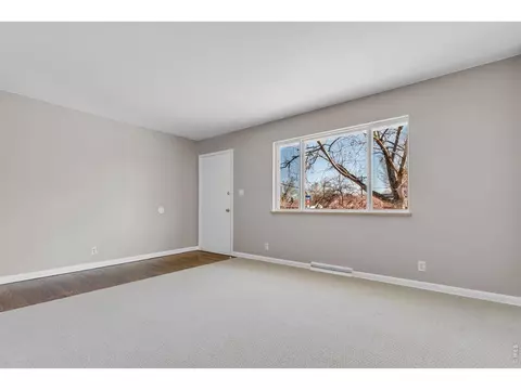 Living - 885 35th St, Boulder, CO 80303 photo 2 of 4