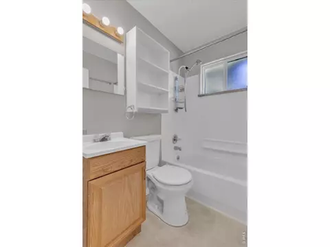 Bath - 885 35th St, Boulder, CO 80303 photo 1 of 1