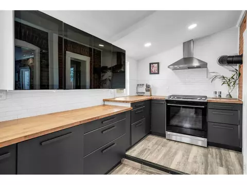 Kitchen - 2153 W Grove Cir, Boulder, CO 80302 photo 2 of 3