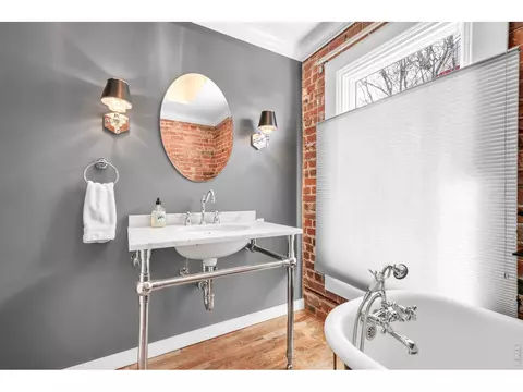 Bath - 2153 W Grove Cir, Boulder, CO 80302 photo 2 of 4