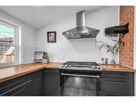 Kitchen - 2153 W Grove Cir, Boulder, CO 80302 photo 1 of 3