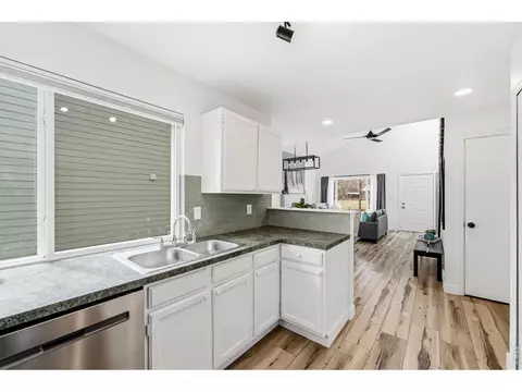 Kitchen - 4072 Crystal Ct, Boulder, CO 80304 photo 3 of 4