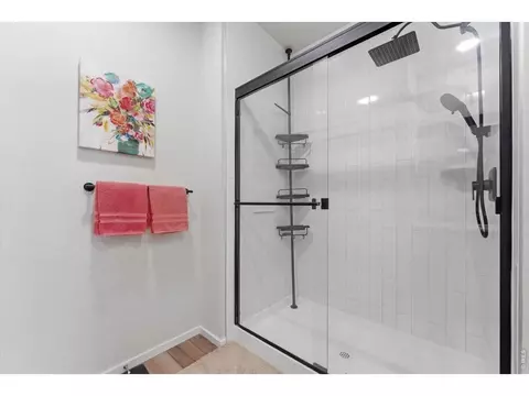 Bath - 416 66th Ave, Greeley, CO 80634 photo 3 of 4