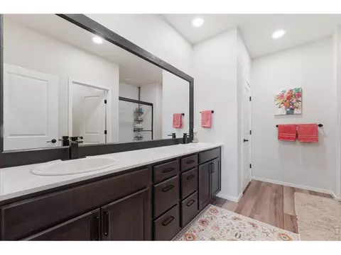 Bath - 416 66th Ave, Greeley, CO 80634 photo 2 of 4
