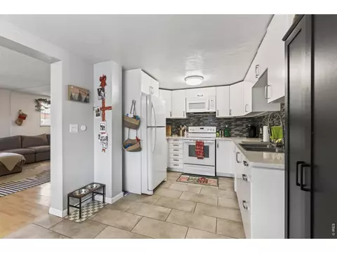 Kitchen - 5101 E 8th Ave, Denver, CO 80220 photo 1 of 1